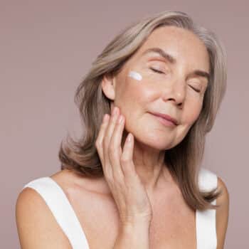 Anti-aging face cream with omega -3 -6 -9 fatty acids, adenosine and squalane for youthful skin effect - Image 3