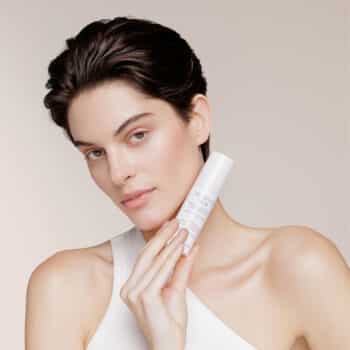 Ultra light face booster serum for intensive moisturizing and complex skin protection with melissa flower water, shea butter and sweet almond oil. - Image 3