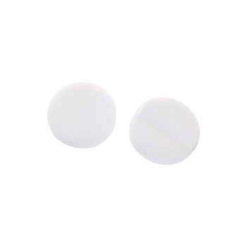 Cotton powder puff with white braid - Image 1