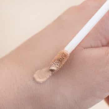 Soft focus liquid concealer - Image 2